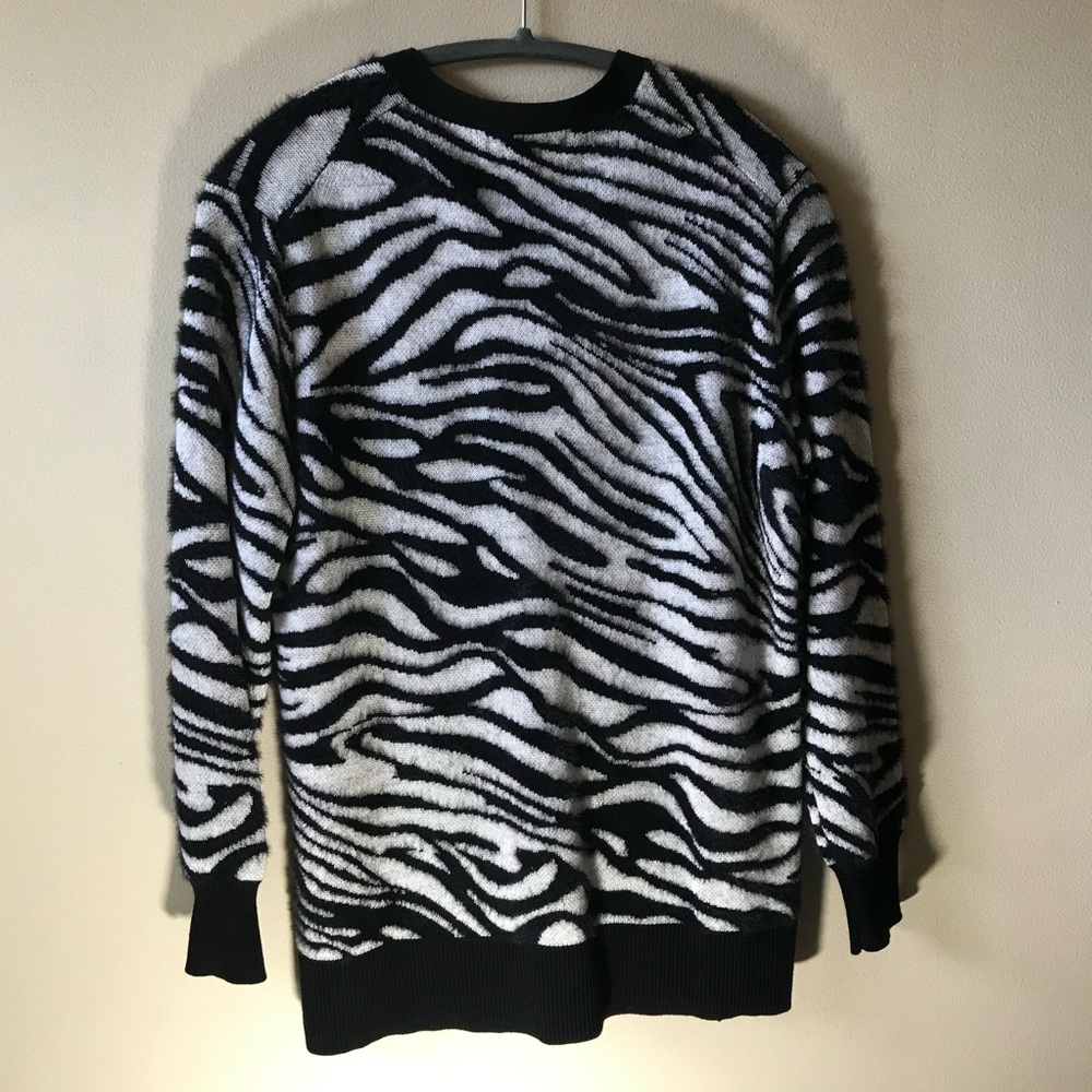 NWT Banana Republic Fuzzy Zebra Print Cardigan Sweater - Picture 3 of 4